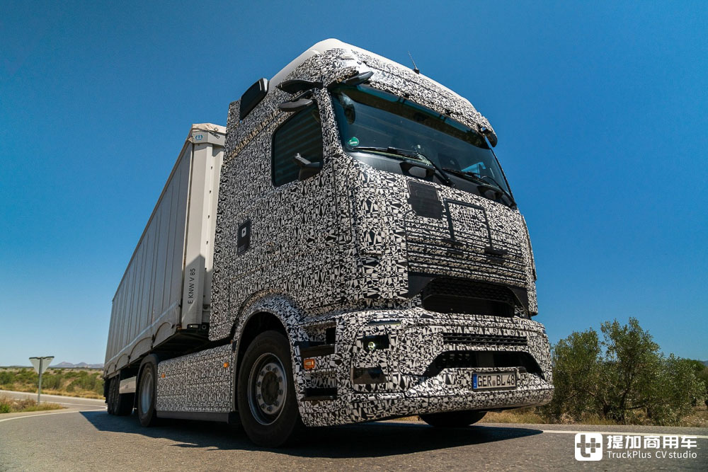 神秘传感器现身?最终长测完成,第六代Actros10月亮相 - 第9张 - 提加商用车网 神秘传感器现身?最终长测完成,第六代Actros10月亮相 - 第9张