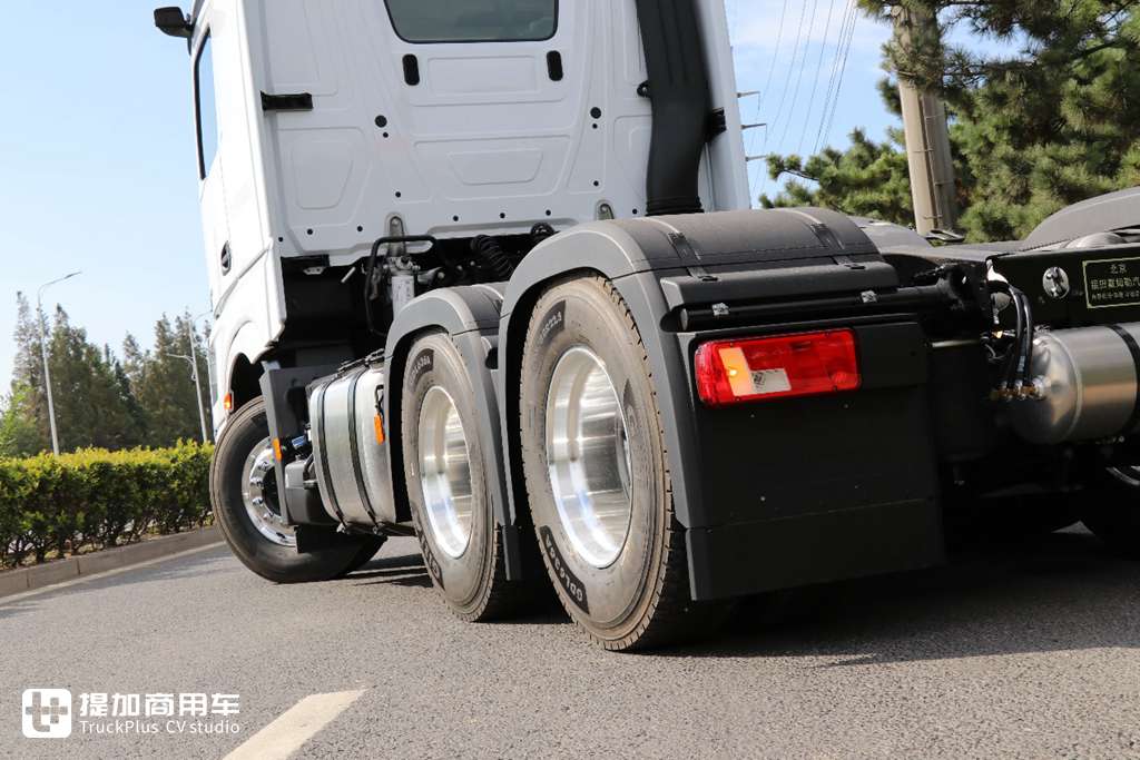 今天拍了一辆奔驰牵引车,新车连反光镜都没有了? - 第19张 - 提加商用车网 今天拍了一辆奔驰牵引车,新车连反光镜都没有了? - 第19张