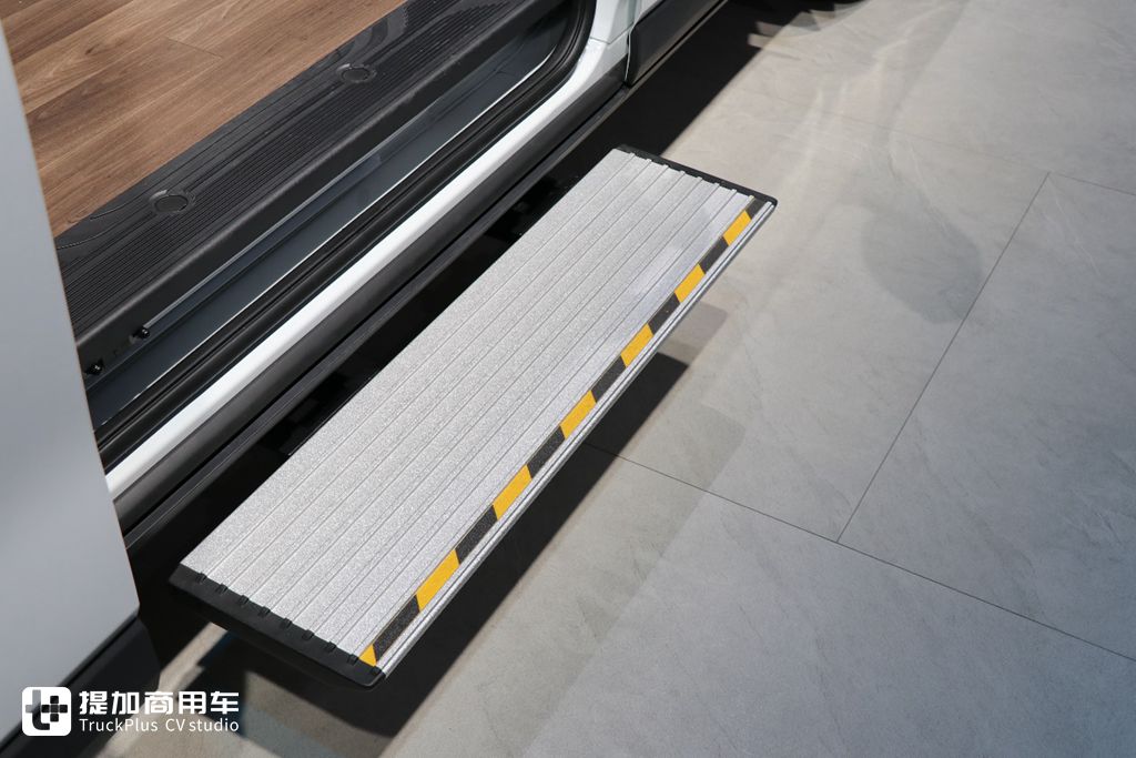 上汽大通MAXUS 新途V70实拍评测 一起来开启你的Van Life - 第11张 - 提加商用车网 上汽大通MAXUS 新途V70实拍评测 一起来开启你的Van Life - 第11张