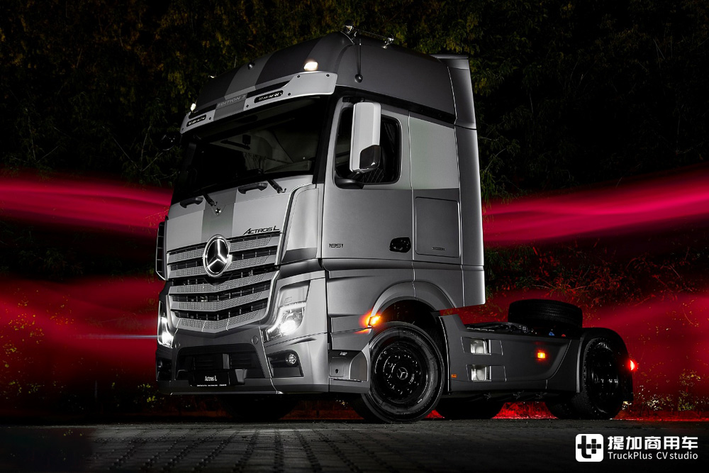 限量400台已售罄?奔驰最高级的定制卡车,Actros L Edition 3实拍 - 第12张 - 提加商用车网 限量400台已售罄?奔驰最高级的定制卡车,Actros L Edition 3实拍 - 第12张