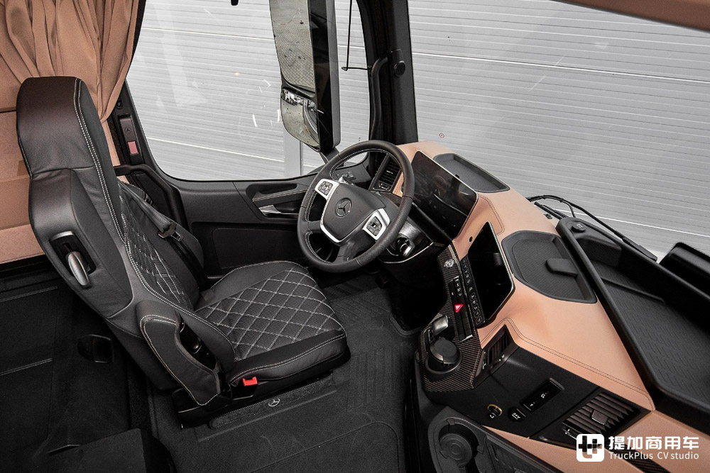 限量400台已售罄?奔驰最高级的定制卡车,Actros L Edition 3实拍 - 第14张 - 提加商用车网 限量400台已售罄?奔驰最高级的定制卡车,Actros L Edition 3实拍 - 第14张