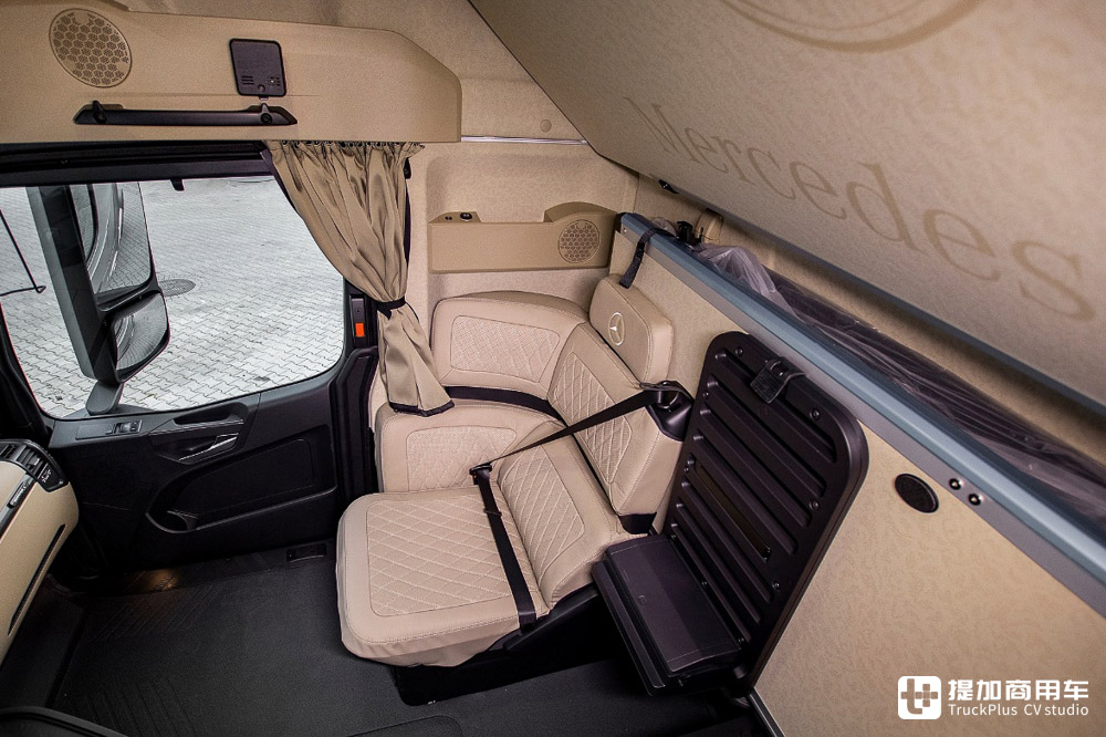 限量400台已售罄?奔驰最高级的定制卡车,Actros L Edition 3实拍 - 第17张 - 提加商用车网 限量400台已售罄?奔驰最高级的定制卡车,Actros L Edition 3实拍 - 第17张