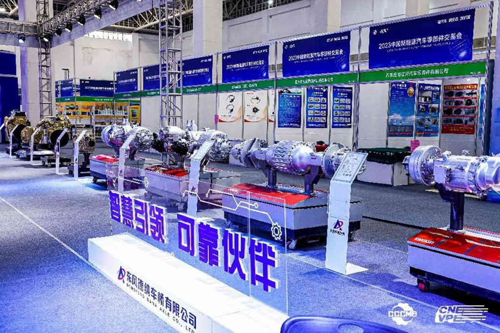 龙擎智造+东风德纳电驱,东风商用车点亮2023中国新能源汽车零部件交易会 - 第6张 - 提加商用车网 龙擎智造+东风德纳电驱,东风商用车点亮2023中国新能源汽车零部件交易会 - 第6张