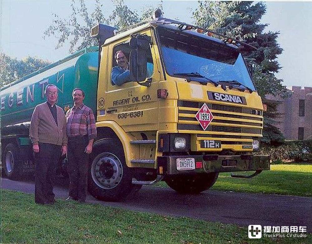 美规斯堪尼亚见过吗?配置大不同,看美国版斯堪尼亚P112M牵引车 - 第1张 - 提加商用车网 美规斯堪尼亚见过吗?配置大不同,看美国版斯堪尼亚P112M牵引车 - 第1张