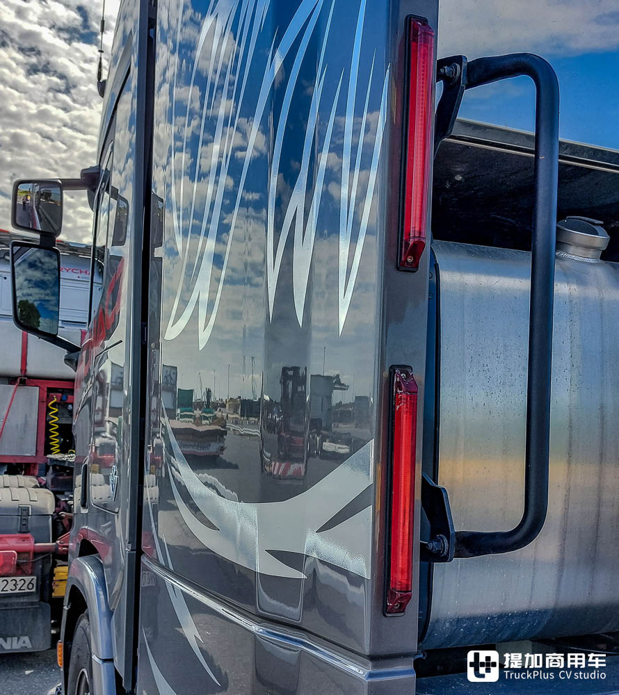 新一代660匹V8发动机加持,这台斯堪尼亚R 660 8x4大件车真有看点 - 第12张 - 提加商用车网 新一代660匹V8发动机加持,这台斯堪尼亚R 660 8x4大件车真有看点 - 第12张