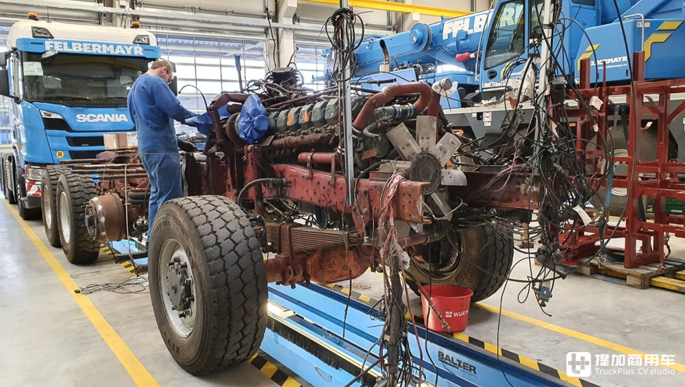 V10发动机的大件运输传奇,实拍奔驰NG 3850 6x6大件车 - 第15张 - 提加商用车网 V10发动机的大件运输传奇,实拍奔驰NG 3850 6x6大件车 - 第15张