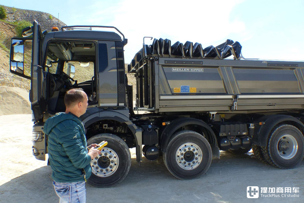 9升直六发动机实力几何?实拍曼恩TGS 35.400自卸车 - 第21张 - 提加商用车网 9升直六发动机实力几何?实拍曼恩TGS 35.400自卸车 - 第21张