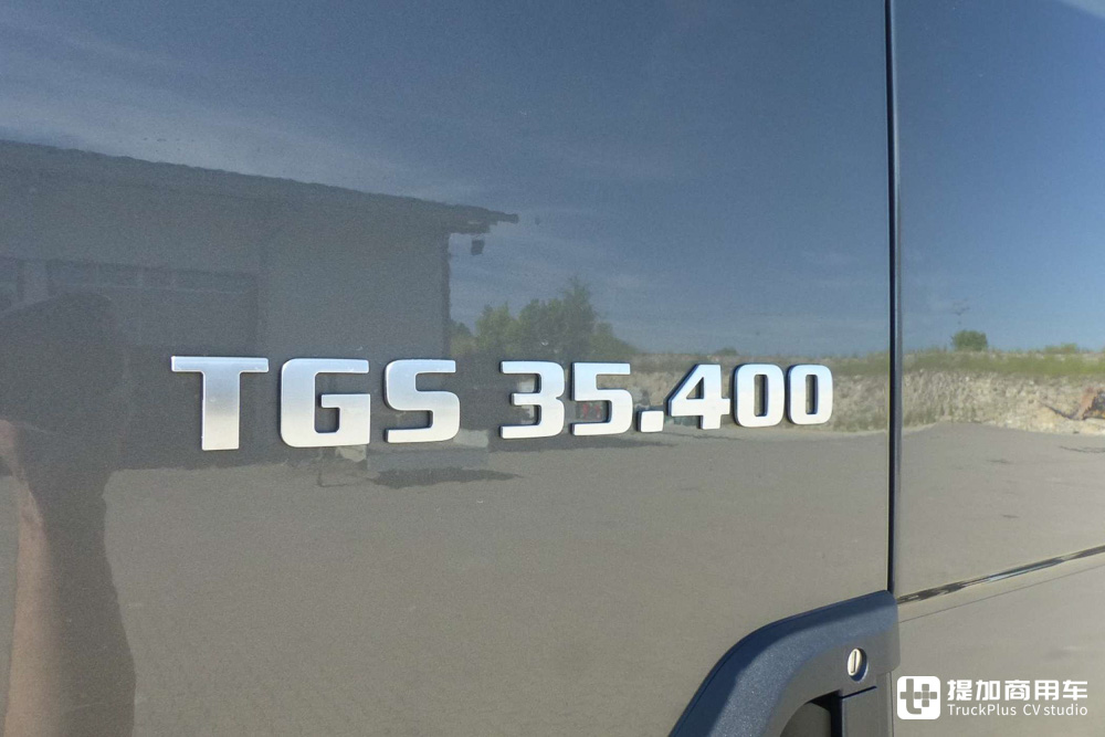 9升直六发动机实力几何?实拍曼恩TGS 35.400自卸车 - 第4张 - 提加商用车网 9升直六发动机实力几何?实拍曼恩TGS 35.400自卸车 - 第4张