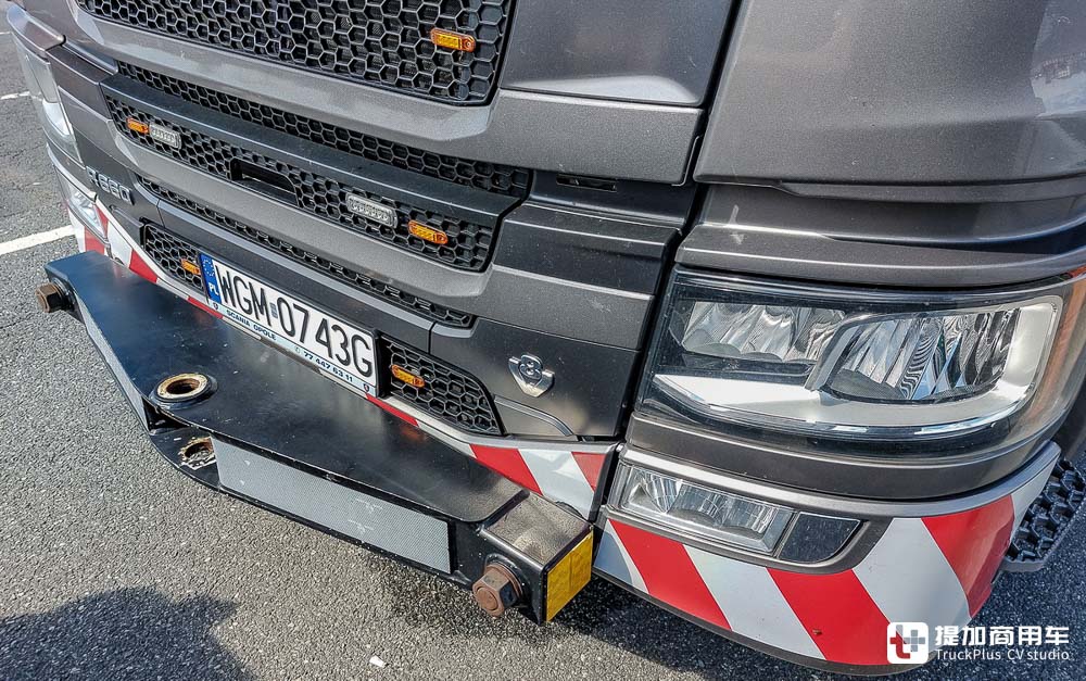 新一代660匹V8发动机加持,这台斯堪尼亚R 660 8x4大件车真有看点 - 第4张 - 提加商用车网 新一代660匹V8发动机加持,这台斯堪尼亚R 660 8x4大件车真有看点 - 第4张
