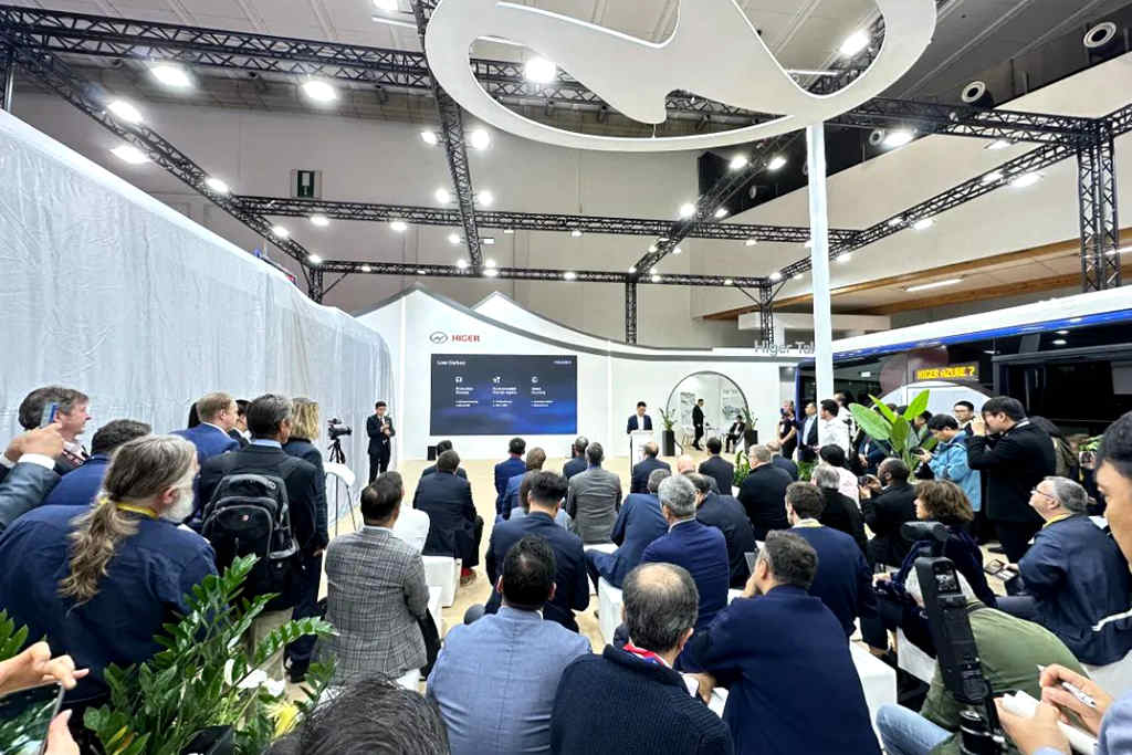 全球首发!苏州金龙海格三款纯电巴士惊艳亮相2023比利时客车展 - 第1张 - 提加商用车网 全球首发!苏州金龙海格三款纯电巴士惊艳亮相2023比利时客车展 - 第1张