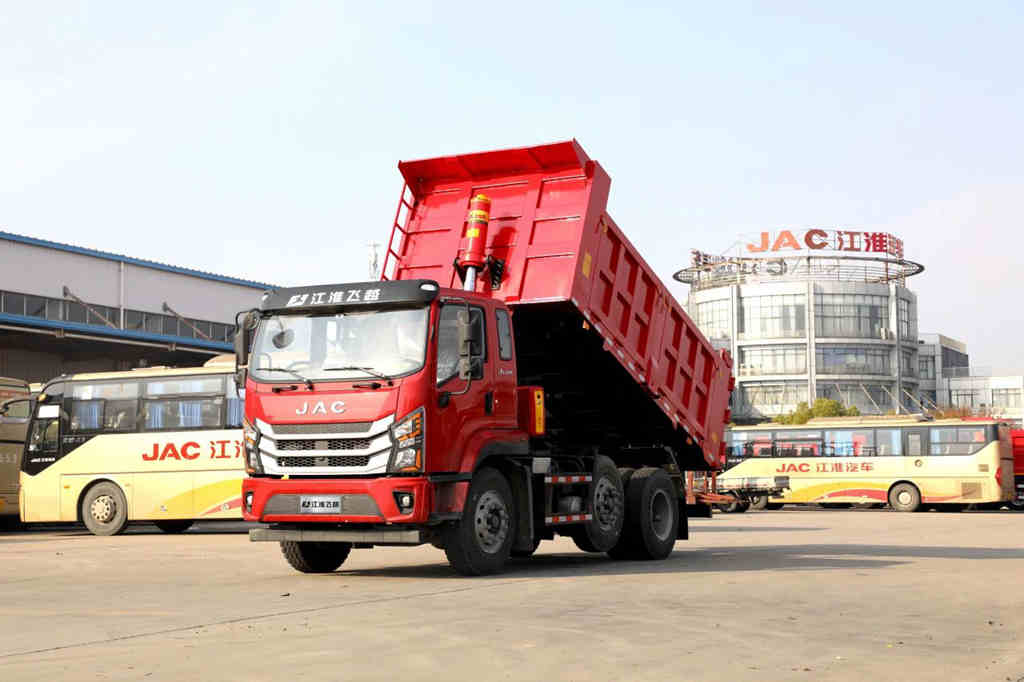 城建运输选啥车?江淮飞越6×2R提升桥自卸车“钞能力”满满 - 第2张 - 提加商用车网 城建运输选啥车?江淮飞越6×2R提升桥自卸车“钞能力”满满 - 第2张