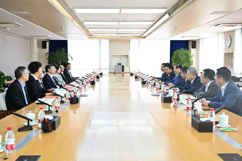 中国邮政集团与中国重汽集团签署战略合作框架协议 - 第1张 - 提加商用车网 中国邮政集团与中国重汽集团签署战略合作框架协议 - 第1张