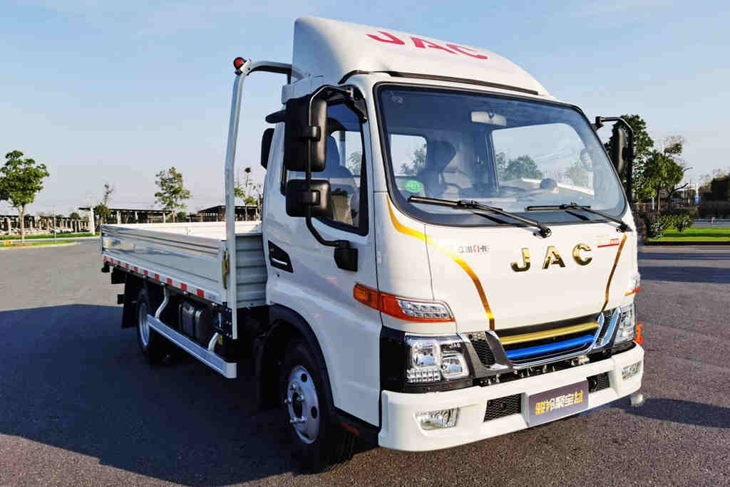 快递网点配送忙 他换江淮1卡骏铃聚宝盆上绿牌通行顺、更省油! - 第2张 - 提加商用车网 快递网点配送忙 他换江淮1卡骏铃聚宝盆上绿牌通行顺、更省油! - 第2张