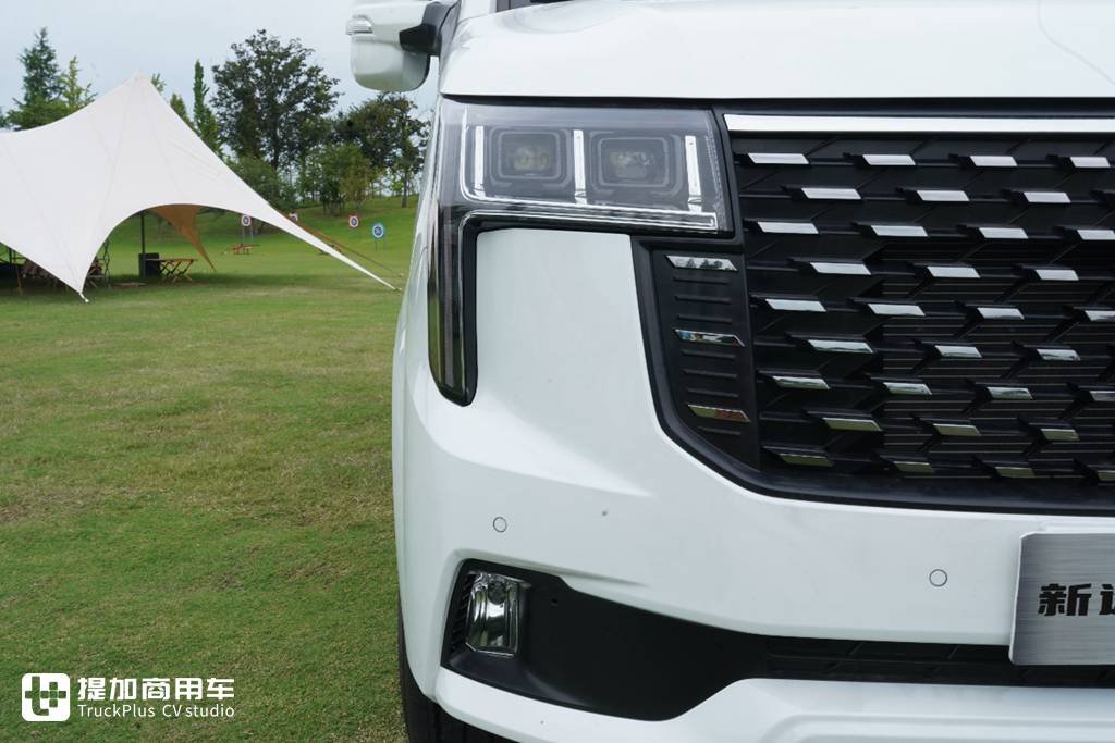 全面焕新 品质升级 上汽大通V80PRO实拍评测 - 第2张 - 提加商用车网 全面焕新 品质升级 上汽大通V80PRO实拍评测 - 第2张