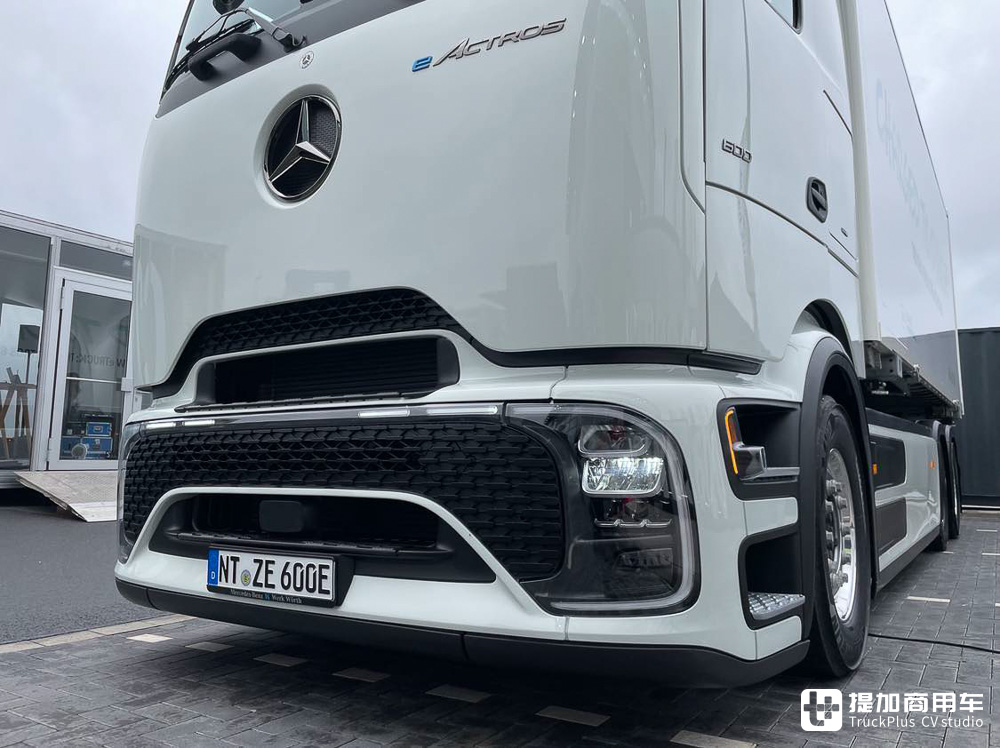 全新造型驾驶室,车身架构大升级,奔驰eActros 600电动卡车实拍 - 第3张 - 提加商用车网 全新造型驾驶室,车身架构大升级,奔驰eActros 600电动卡车实拍 - 第3张
