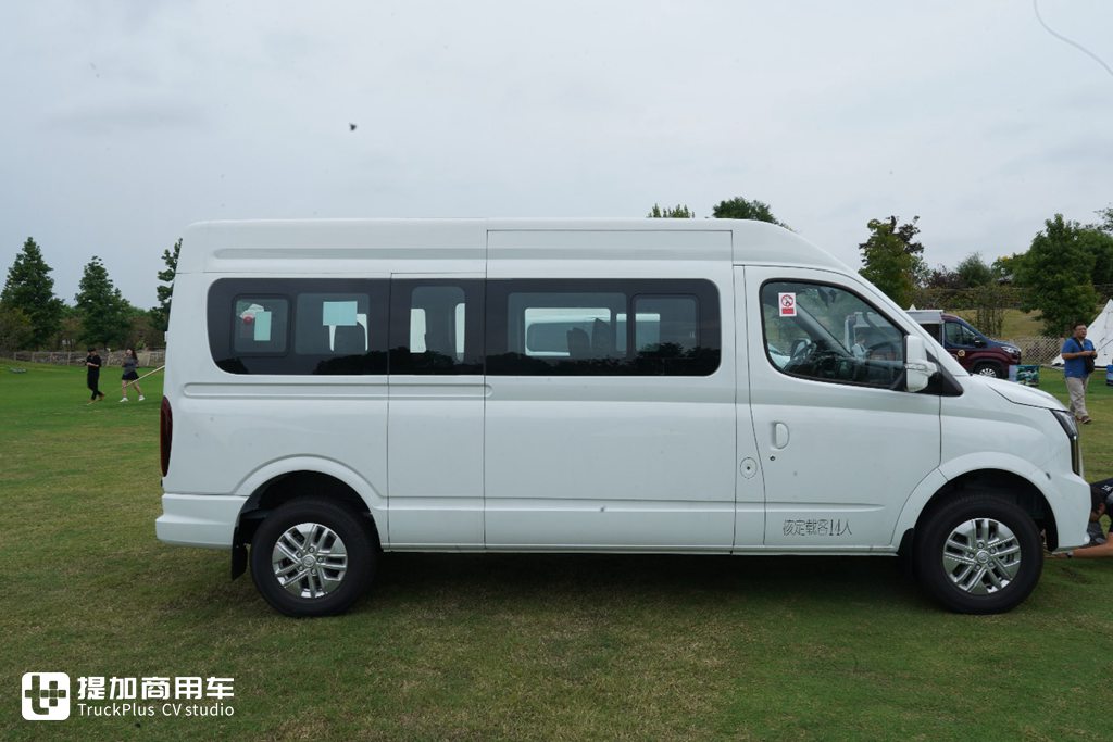 全面焕新 品质升级 上汽大通V80PRO实拍评测 - 第4张 - 提加商用车网 全面焕新 品质升级 上汽大通V80PRO实拍评测 - 第4张