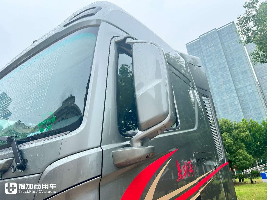 北京重卡的旗舰车型——复兴,到底配置有多高?实拍带你好好看看 - 第4张 - 提加商用车网 北京重卡的旗舰车型——复兴,到底配置有多高?实拍带你好好看看 - 第4张