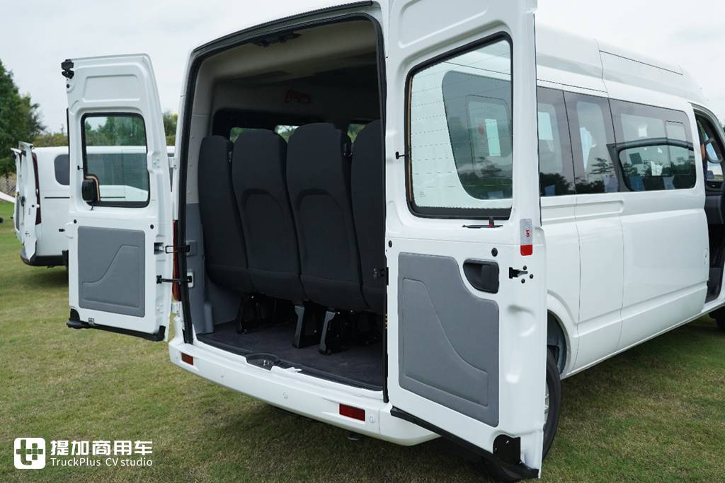 全面焕新 品质升级 上汽大通V80PRO实拍评测 - 第6张 - 提加商用车网 全面焕新 品质升级 上汽大通V80PRO实拍评测 - 第6张