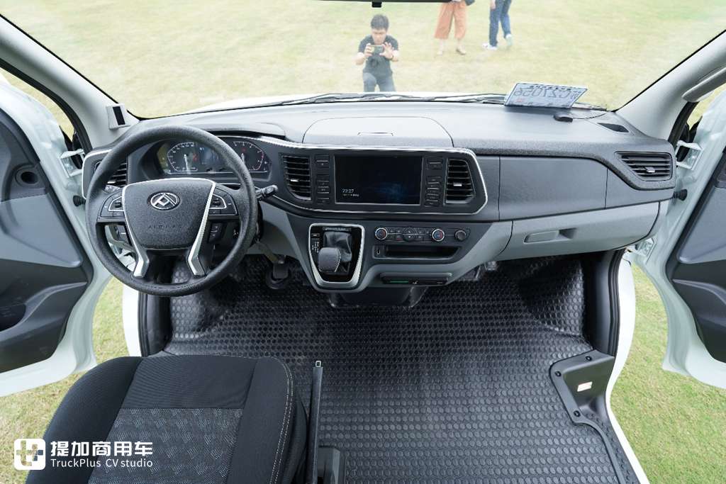 全面焕新 品质升级 上汽大通V80PRO实拍评测 - 第7张 - 提加商用车网 全面焕新 品质升级 上汽大通V80PRO实拍评测 - 第7张