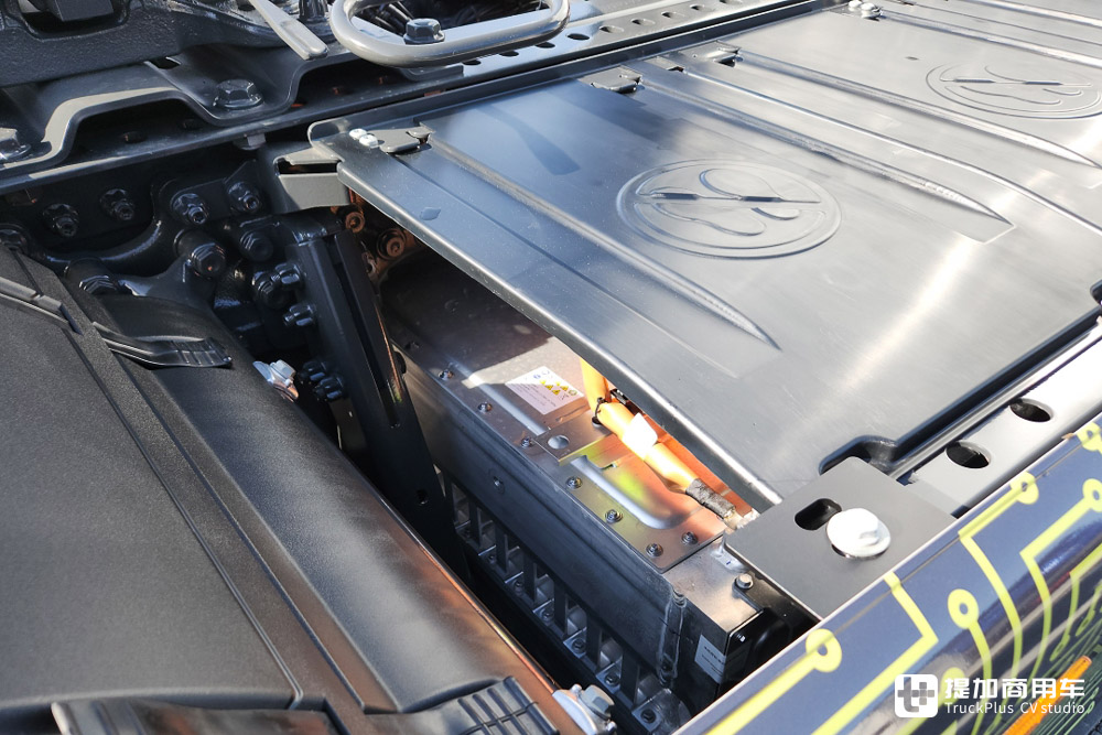 全新造型驾驶室,车身架构大升级,奔驰eActros 600电动卡车实拍 - 第9张 - 提加商用车网 全新造型驾驶室,车身架构大升级,奔驰eActros 600电动卡车实拍 - 第9张