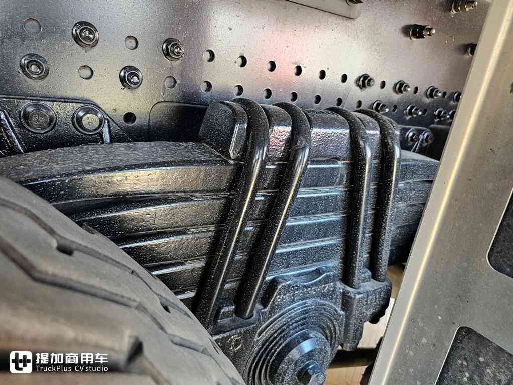 搭载西安康明斯工程版发动机,专攻渣土运输,陕汽康明斯龙骐H自卸车评测 - 第10张 - 提加商用车网 搭载西安康明斯工程版发动机,专攻渣土运输,陕汽康明斯龙骐H自卸车评测 - 第10张