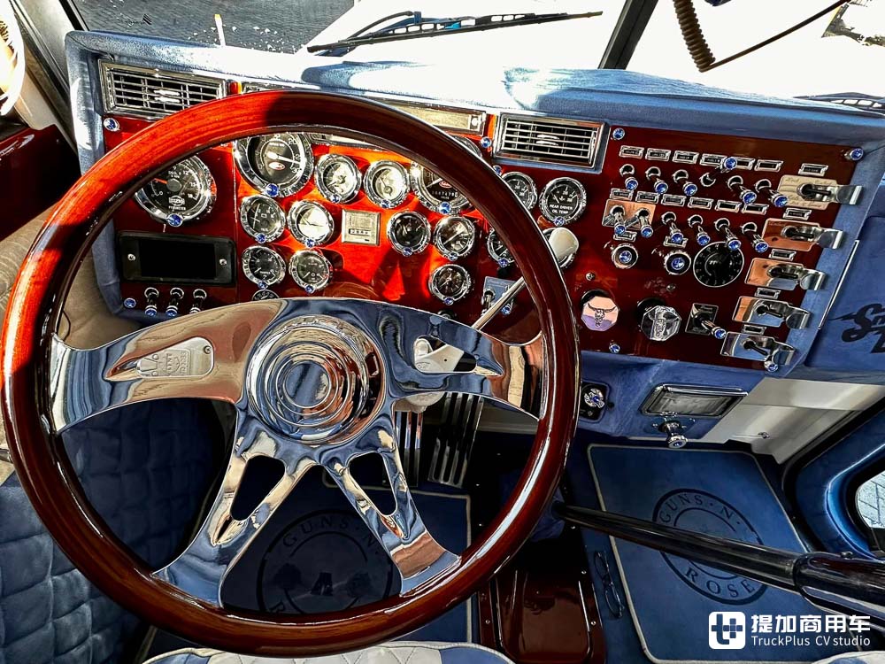 美国卡车文化符号,擎天柱原型之一,彼得比尔特379实拍 - 第10张 - 提加商用车网 美国卡车文化符号,擎天柱原型之一,彼得比尔特379实拍 - 第10张