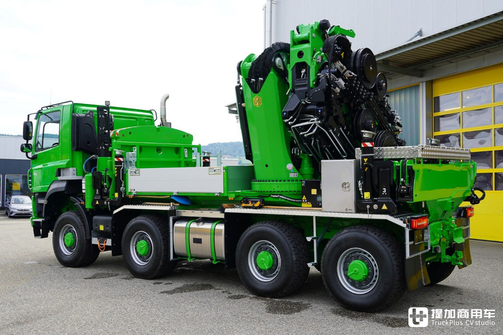 8x8全驱,全轮转向+蟹行模式,实拍太脱拉凤凰8x8随车吊 - 第12张 - 提加商用车网 8x8全驱,全轮转向+蟹行模式,实拍太脱拉凤凰8x8随车吊 - 第12张