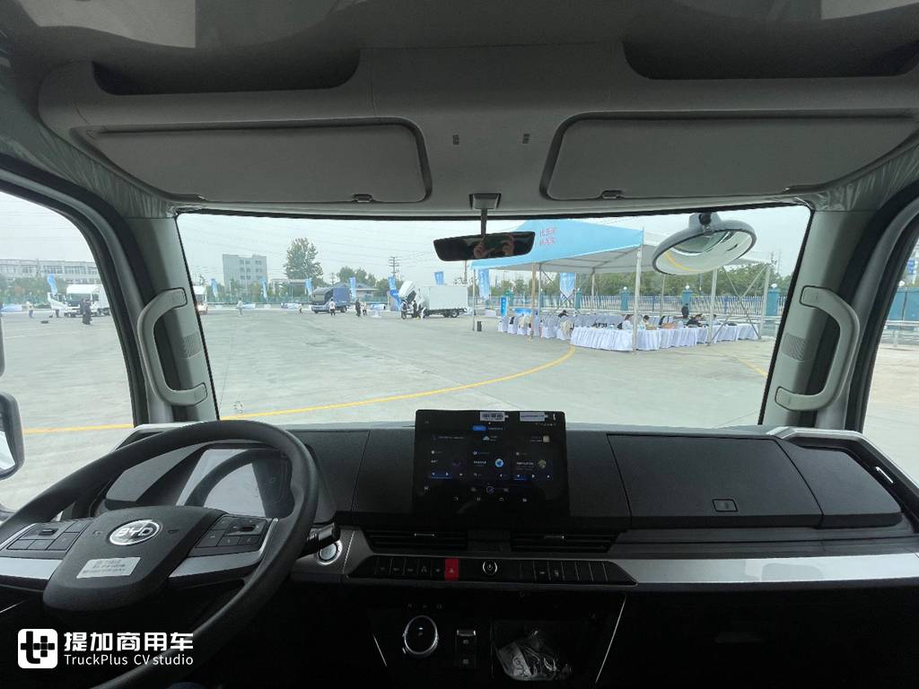 最强混动技术+最乘用车化的驾乘体验,比亚迪T5 DM混动轻卡实拍评测 - 第12张 - 提加商用车网 最强混动技术+最乘用车化的驾乘体验,比亚迪T5 DM混动轻卡实拍评测 - 第12张