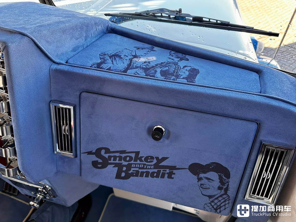 美国卡车文化符号,擎天柱原型之一,彼得比尔特379实拍 - 第12张 - 提加商用车网 美国卡车文化符号,擎天柱原型之一,彼得比尔特379实拍 - 第12张