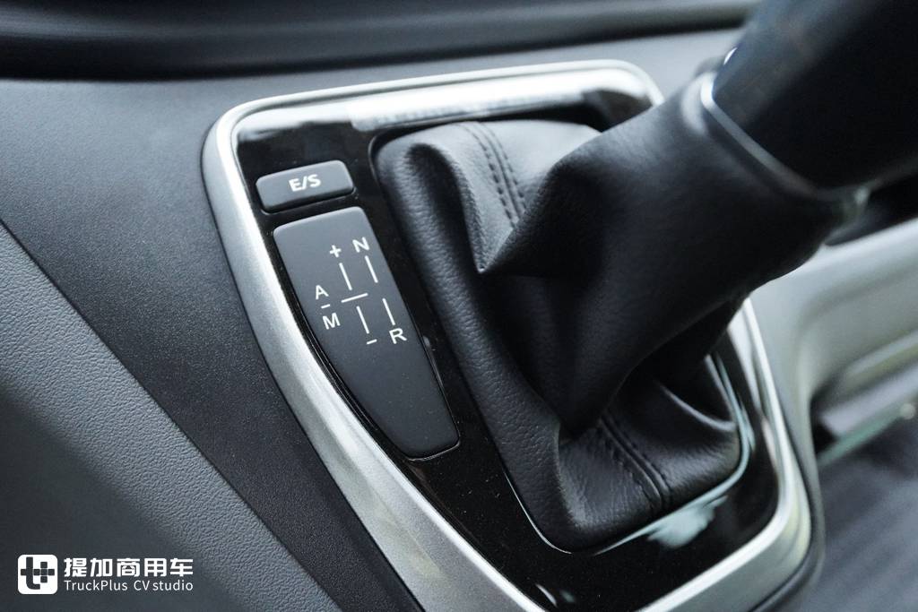 全面焕新 品质升级 上汽大通V80PRO实拍评测 - 第14张 - 提加商用车网 全面焕新 品质升级 上汽大通V80PRO实拍评测 - 第14张