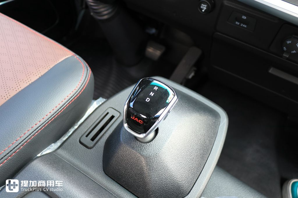 “最后一公里”城配的好伙伴,续航超过280km的江淮1卡帅铃ES6评测 - 第17张 - 提加商用车网 “最后一公里”城配的好伙伴,续航超过280km的江淮1卡帅铃ES6评测 - 第17张
