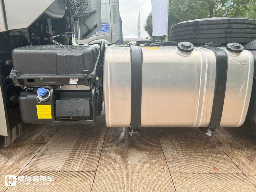 北京重卡的旗舰车型——复兴,到底配置有多高?实拍带你好好看看 - 第21张 - 提加商用车网 北京重卡的旗舰车型——复兴,到底配置有多高?实拍带你好好看看 - 第21张