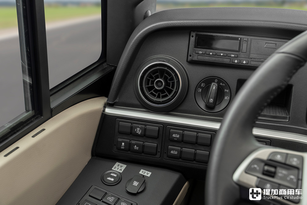 欧洲最受欢迎的豪华巴士之一,尼奥普兰Tourliner推出钻石版车型,纪念诞生20周年 - 第17张 - 提加商用车网 欧洲最受欢迎的豪华巴士之一,尼奥普兰Tourliner推出钻石版车型,纪念诞生20周年 - 第17张