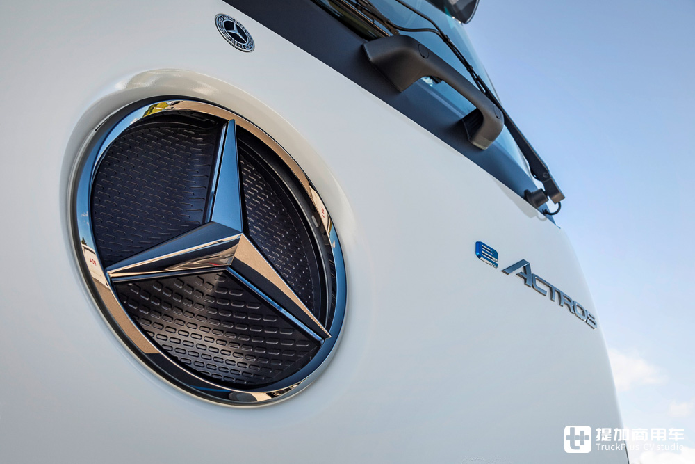 面向未来的划时代卡车:第六代奔驰Actros正式发布!首发亮相的电动版车型完全解读 - 第2张 - 提加商用车网 面向未来的划时代卡车:第六代奔驰Actros正式发布!首发亮相的电动版车型完全解读 - 第2张