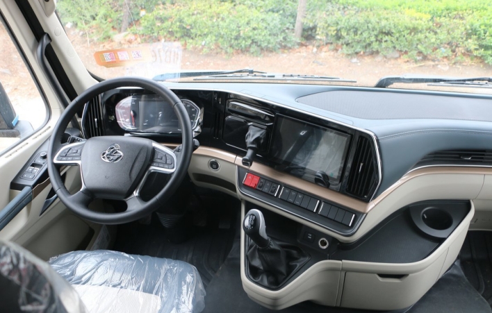 高效兼省油,乘龙H5V载货车让新手司机靳师傅赢在起跑线上 - 第2张 - 提加商用车网 高效兼省油,乘龙H5V载货车让新手司机靳师傅赢在起跑线上 - 第2张