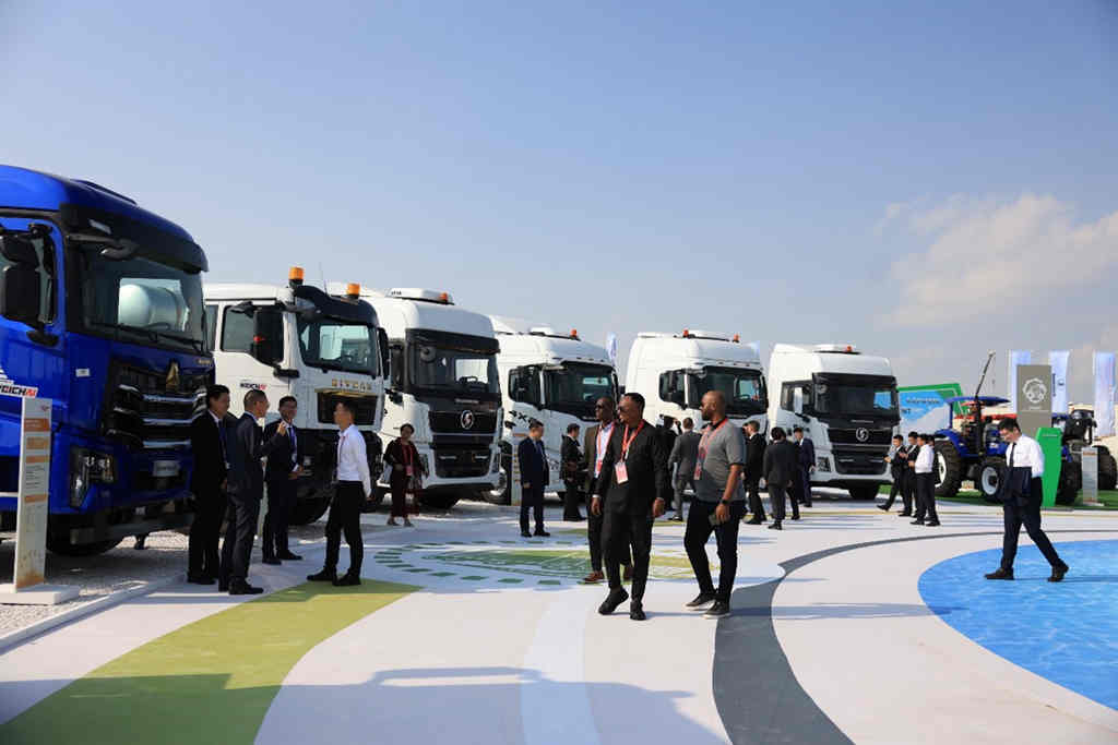 协同为客户创造价值 山东重,工集团全球战略合作伙伴大会暨新产品展示会(迪拜)召开