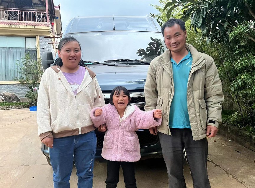 恰是花农采摘时 东风御风成为施挎所的“护花使者” - 第3张 - 提加商用车网 恰是花农采摘时 东风御风成为施挎所的“护花使者” - 第3张