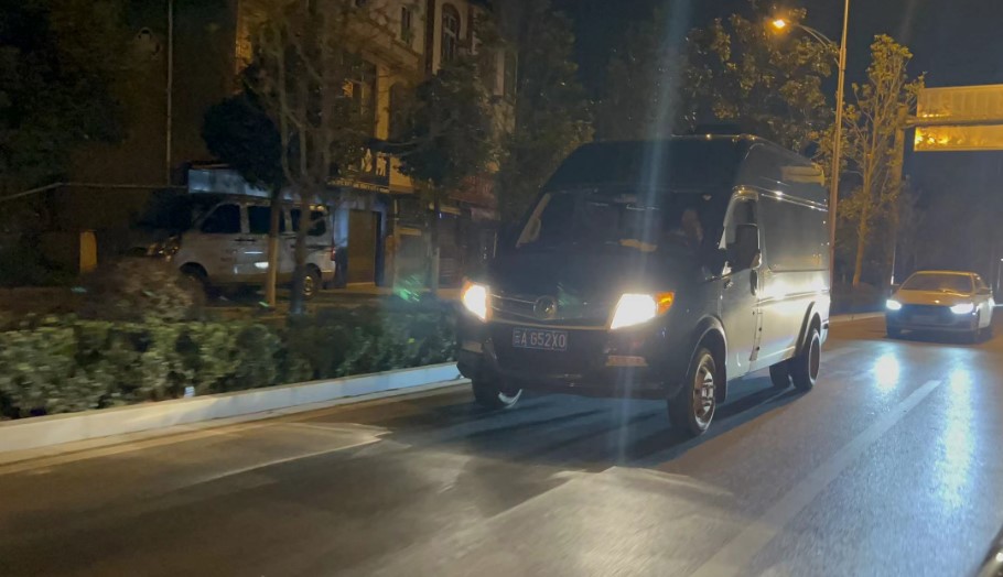 恰是花农采摘时 东风御风成为施挎所的“护花使者” - 第5张 - 提加商用车网 恰是花农采摘时 东风御风成为施挎所的“护花使者” - 第5张