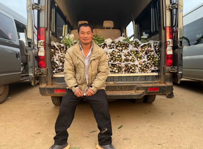 恰是花农采摘时 东风御风成为施挎所的“护花使者” - 第6张 - 提加商用车网 恰是花农采摘时 东风御风成为施挎所的“护花使者” - 第6张