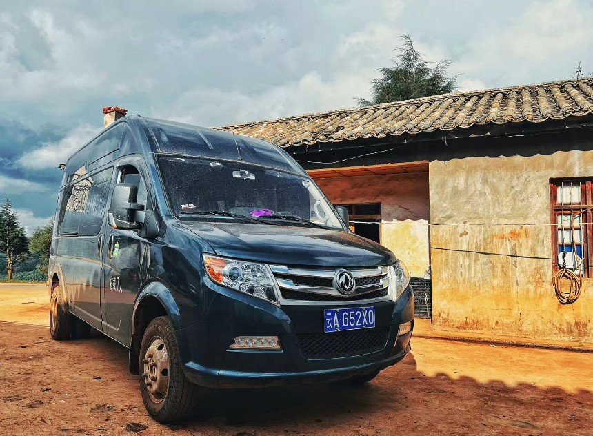 恰是花农采摘时 东风御风成为施挎所的“护花使者” - 第7张 - 提加商用车网 恰是花农采摘时 东风御风成为施挎所的“护花使者” - 第7张