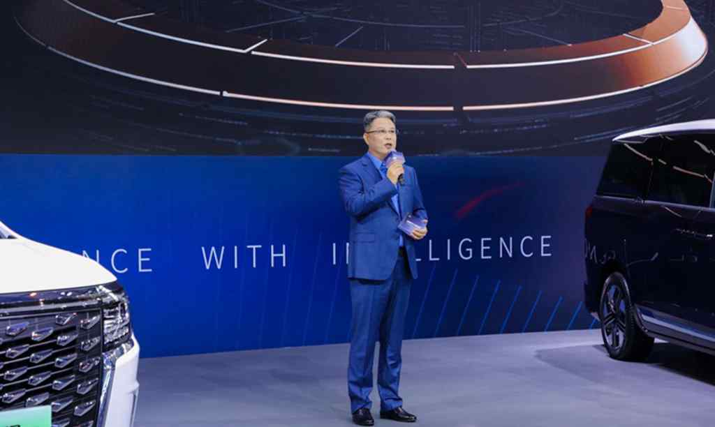 新国潮智能电混MPV,江淮瑞风RF8广州车展开启预售 - 第2张 - 提加商用车网 新国潮智能电混MPV,江淮瑞风RF8广州车展开启预售 - 第2张