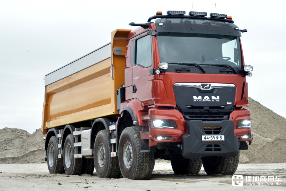 8x8驱动,还带后桥转向,实拍曼恩TGS多用途自卸车 - 第3张 - 提加商用车网 8x8驱动,还带后桥转向,实拍曼恩TGS多用途自卸车 - 第3张