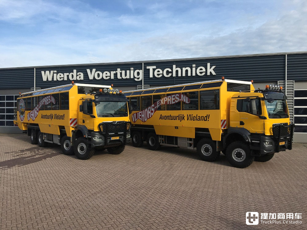 最高容纳71人,专门用来载人的卡车?曼恩TGS 8X8全驱游览车实拍 - 第3张 - 提加商用车网 最高容纳71人,专门用来载人的卡车?曼恩TGS 8X8全驱游览车实拍 - 第3张