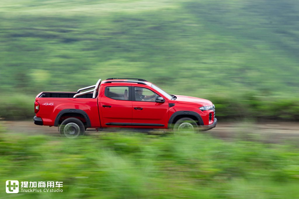 上汽大通星际H:一款既能满足全能越野,又能兼顾家用的高端皮卡 - 第4张 - 提加商用车网 上汽大通星际H:一款既能满足全能越野,又能兼顾家用的高端皮卡 - 第4张