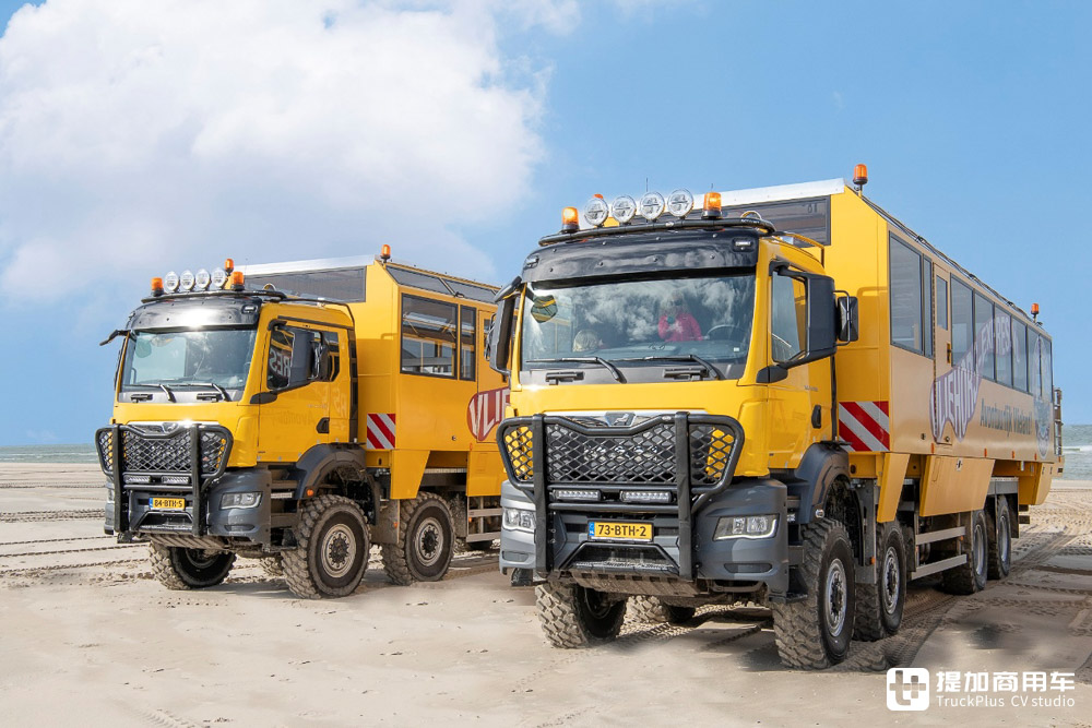 最高容纳71人,专门用来载人的卡车?曼恩TGS 8X8全驱游览车实拍 - 第6张 - 提加商用车网 最高容纳71人,专门用来载人的卡车?曼恩TGS 8X8全驱游览车实拍 - 第6张