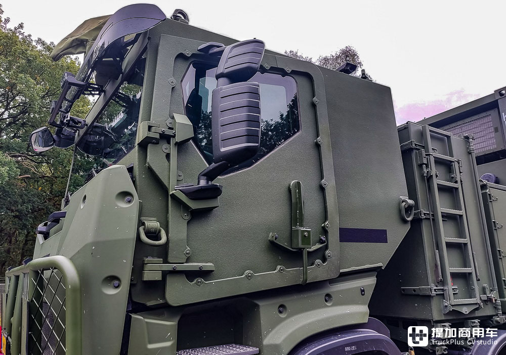8x8全驱+防弹驾驶室,斯堪尼亚Gryphus军用卡车实拍 - 第9张 - 提加商用车网 8x8全驱+防弹驾驶室,斯堪尼亚Gryphus军用卡车实拍 - 第9张
