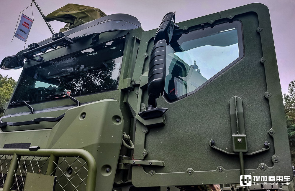 8x8全驱+防弹驾驶室,斯堪尼亚Gryphus军用卡车实拍 - 第10张 - 提加商用车网 8x8全驱+防弹驾驶室,斯堪尼亚Gryphus军用卡车实拍 - 第10张