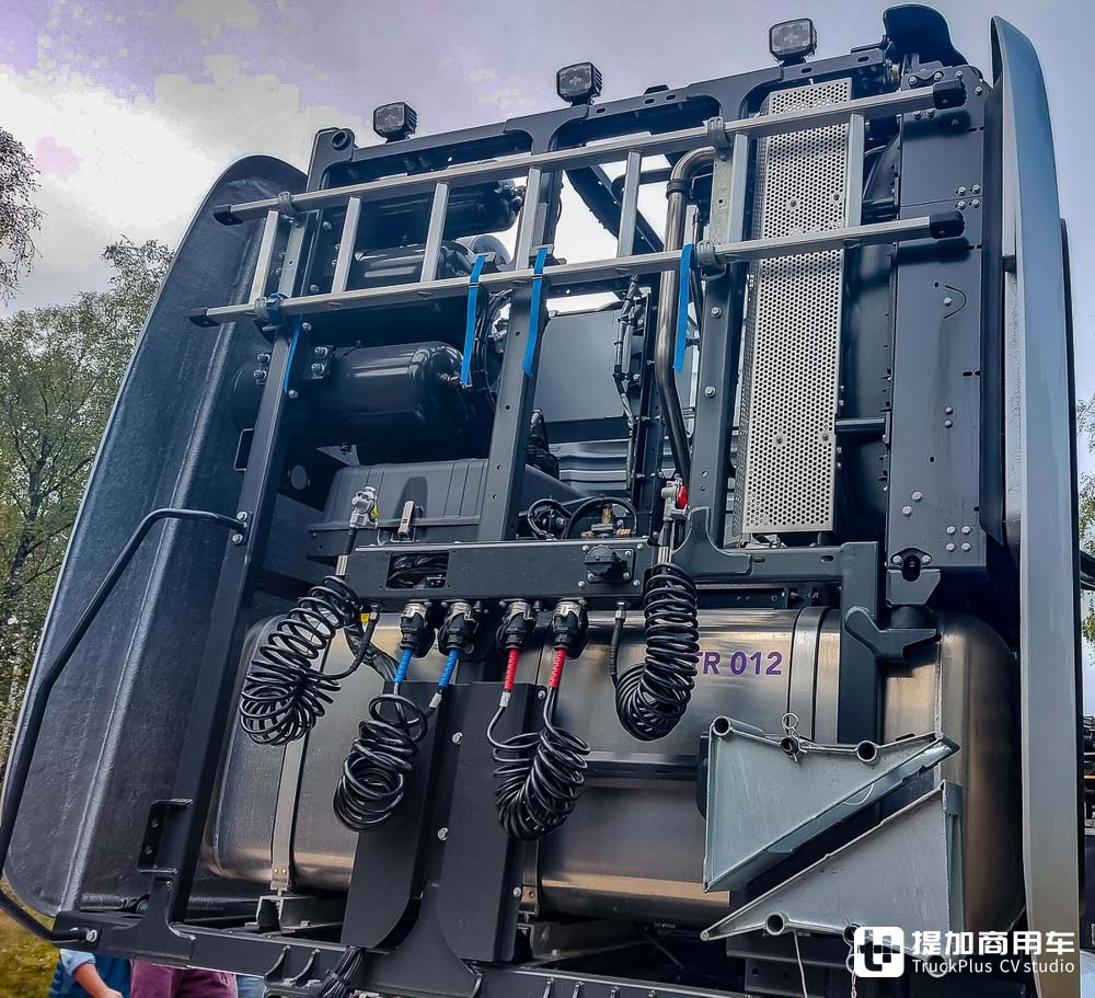 8x6驱动,战斗力达250吨,租赁公司也用奔驰Arocs大件车? - 第10张 - 提加商用车网 8x6驱动,战斗力达250吨,租赁公司也用奔驰Arocs大件车? - 第10张
