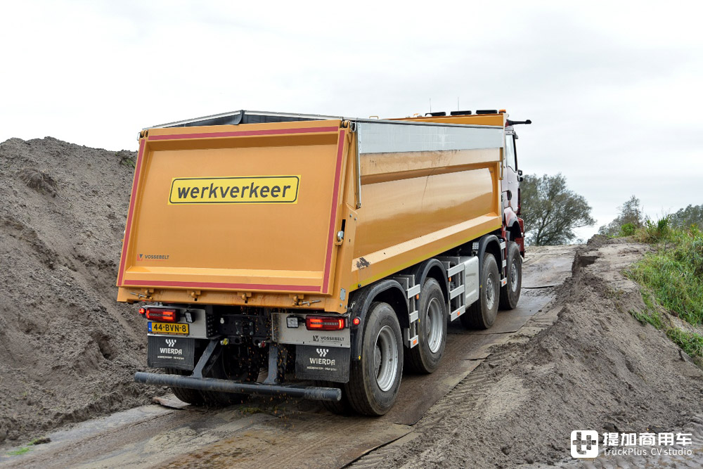 8x8驱动,还带后桥转向,实拍曼恩TGS多用途自卸车 - 第12张 - 提加商用车网 8x8驱动,还带后桥转向,实拍曼恩TGS多用途自卸车 - 第12张