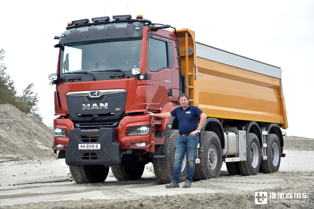8x8驱动,还带后桥转向,实拍曼恩TGS多用途自卸车 - 第14张 - 提加商用车网 8x8驱动,还带后桥转向,实拍曼恩TGS多用途自卸车 - 第14张